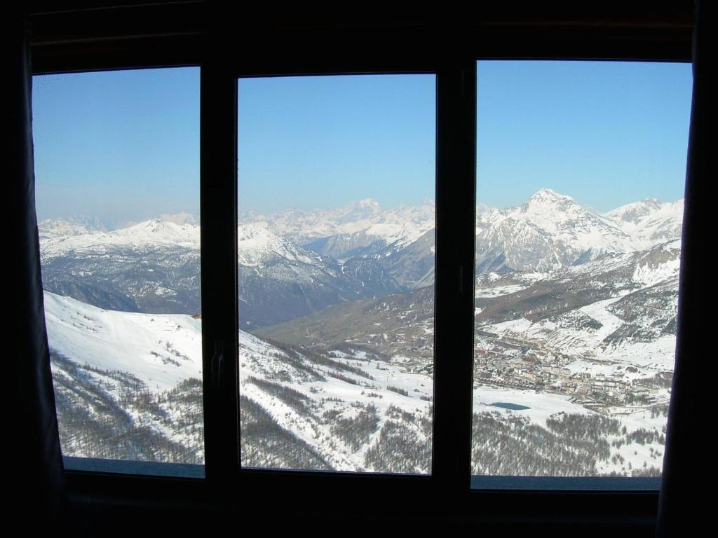 Tana Della Volpe Hotel Sestriere Ngoại thất bức ảnh