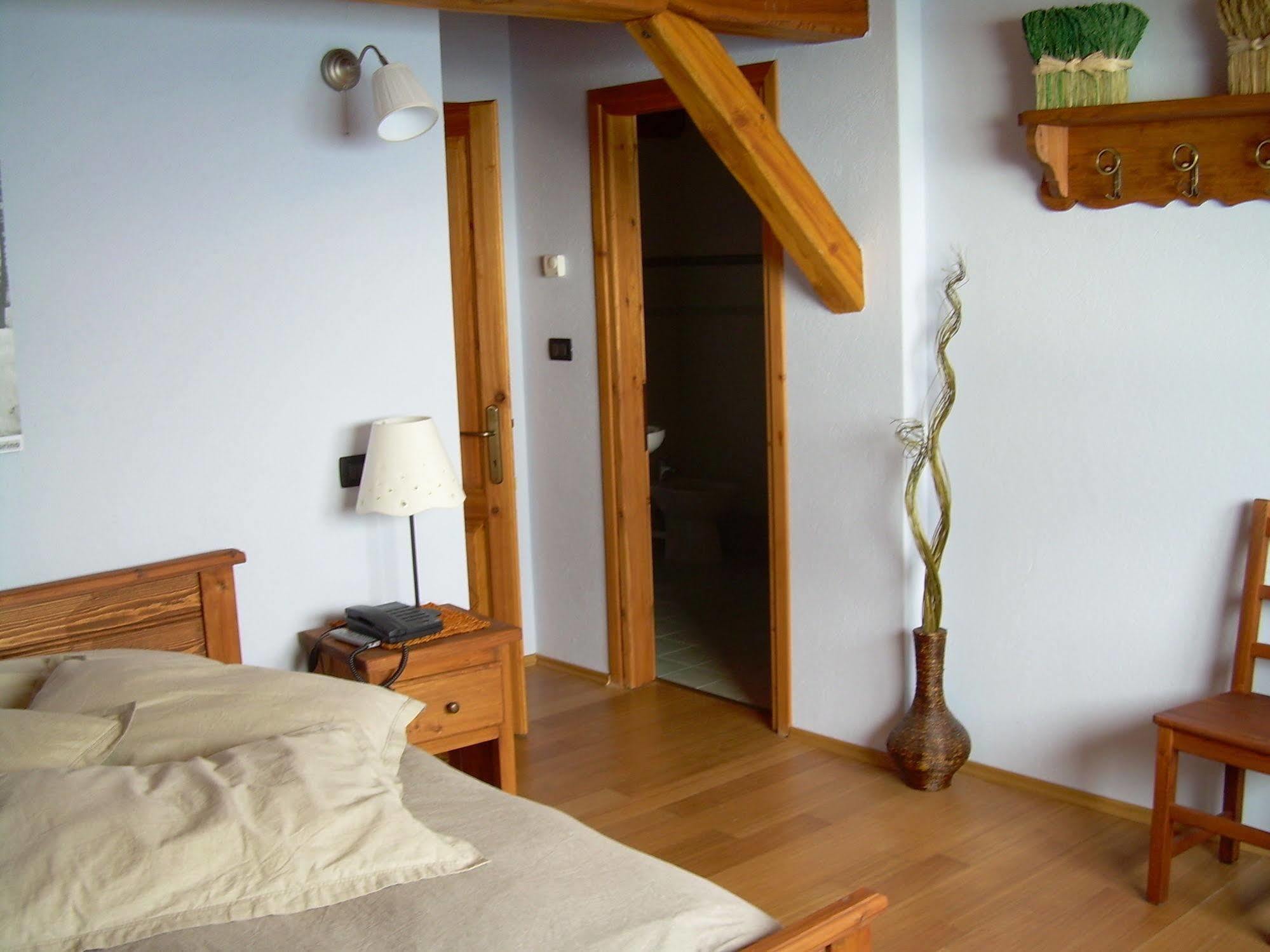 Tana Della Volpe Hotel Sestriere Ngoại thất bức ảnh