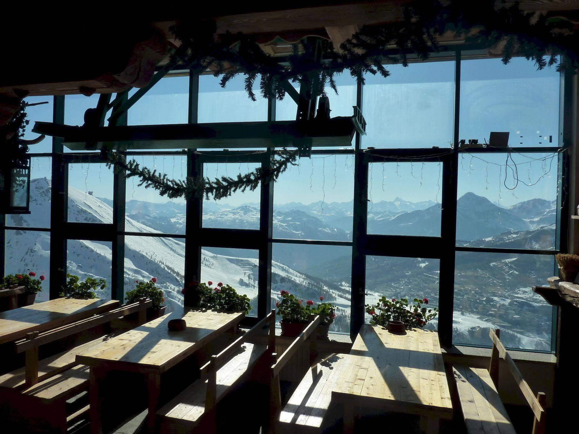 Tana Della Volpe Hotel Sestriere Ngoại thất bức ảnh